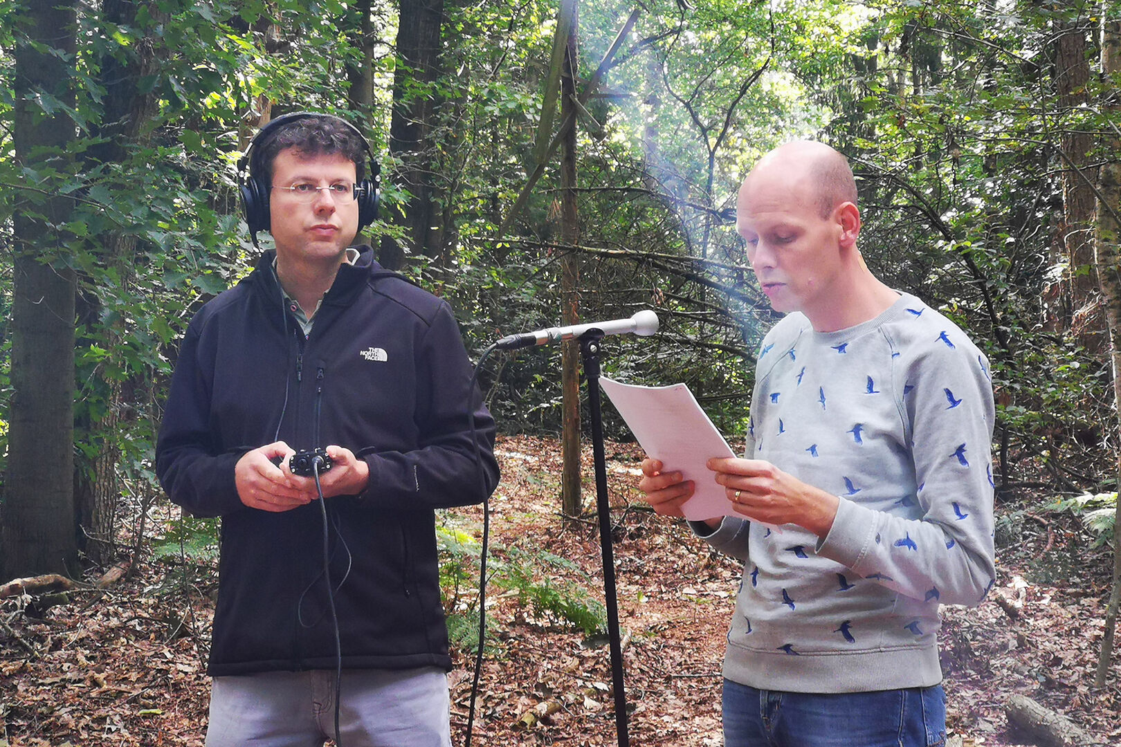 Audio-voor-de-tour-Martijn-t-Sas-en-acteur-Michiel-Couperus-zinnenprikkelende-multimediale-pop-up-theatervoorstelling-Midsummer-Madness