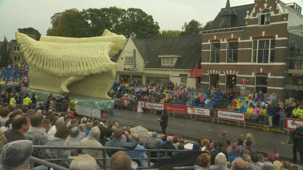 Het geheim van Zundert: registratie weken van bouwen Bloemencorso Zundert