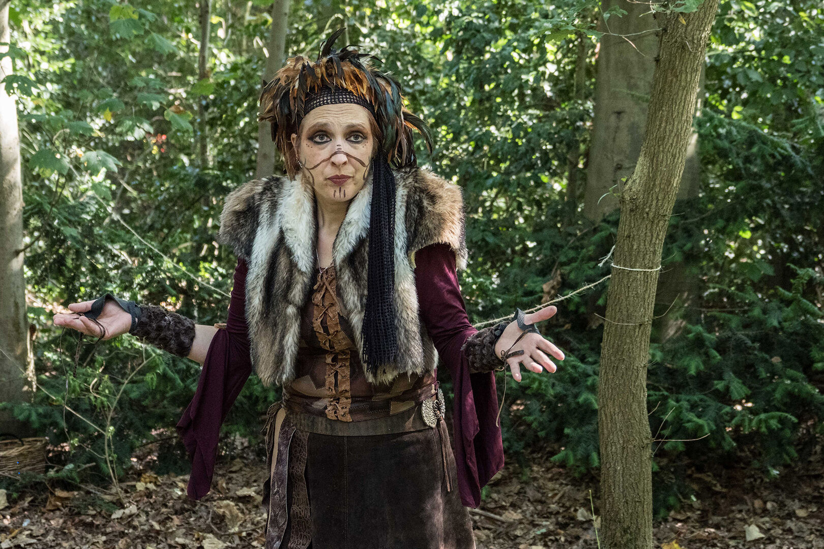 Irene-Sturm-speelt-de-Engelse-Pixie-zinnenprikkelende-multimediale-pop-up-theatervoorstelling-Midsummer-Madness